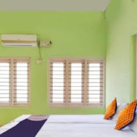 Zaina Tourist Home Kollam Extérieur photo