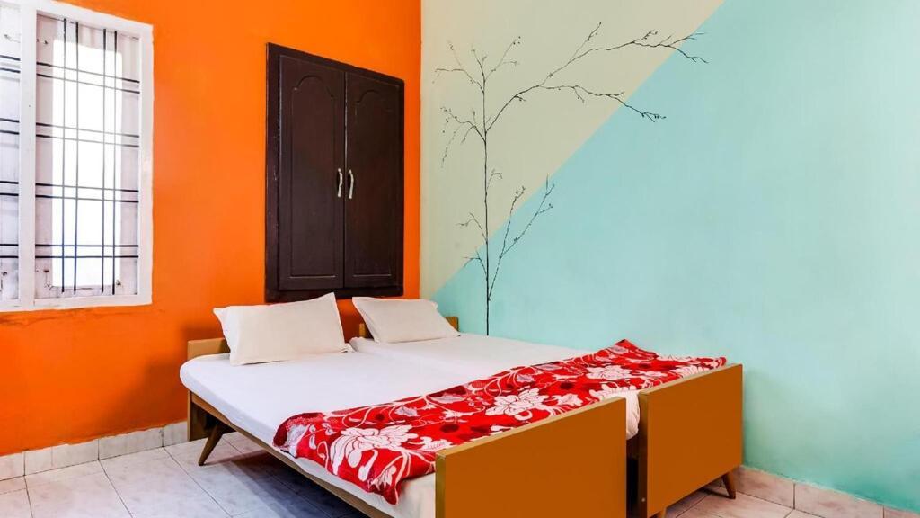 Zaina Tourist Home Kollam Extérieur photo