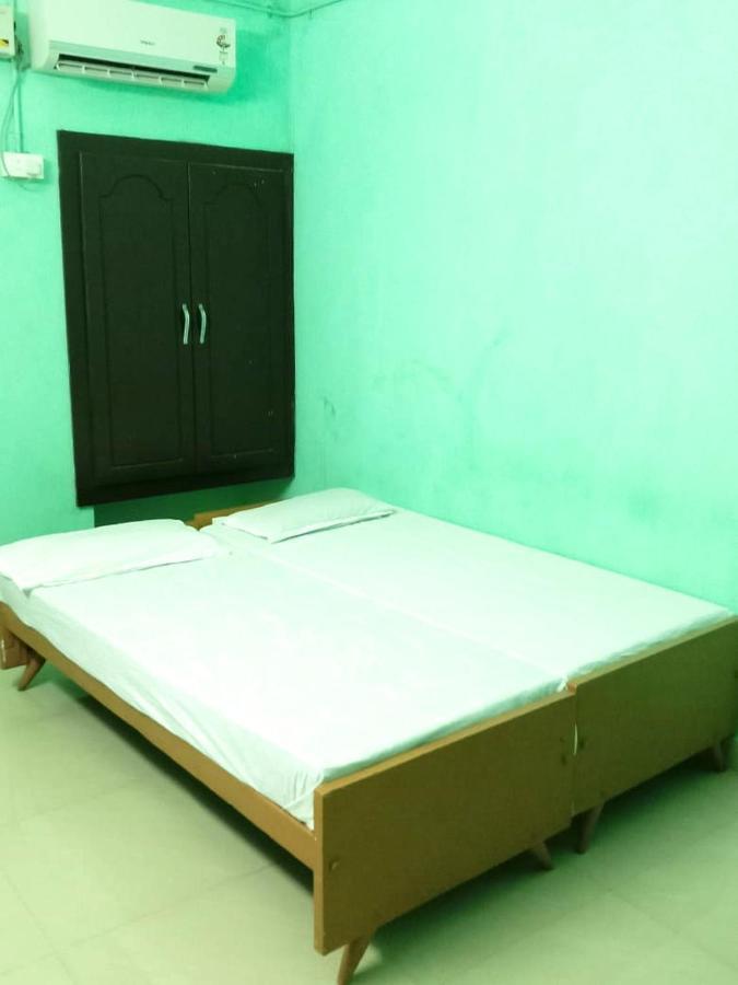 Zaina Tourist Home Kollam Extérieur photo