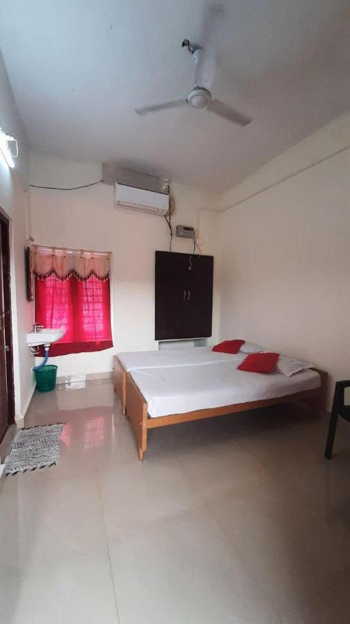 Zaina Tourist Home Kollam Extérieur photo