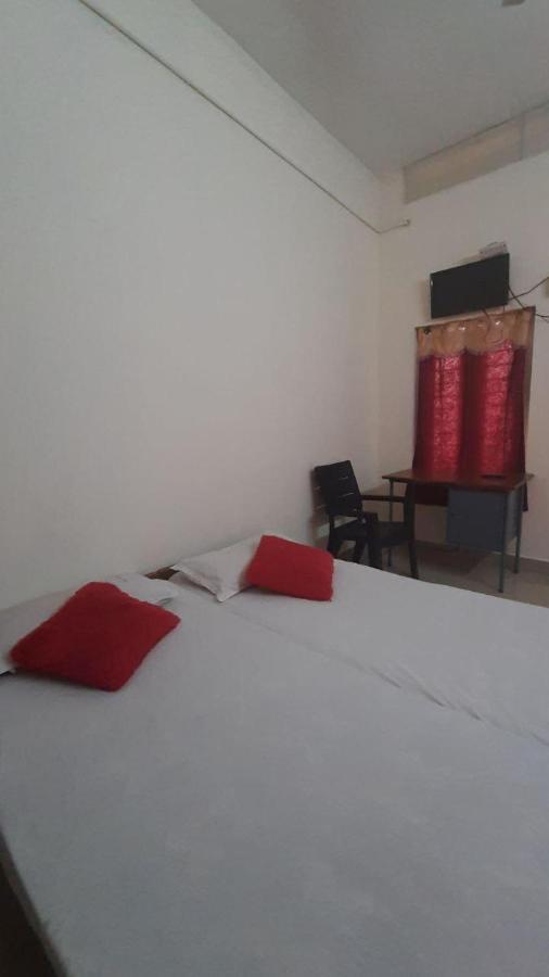 Zaina Tourist Home Kollam Extérieur photo