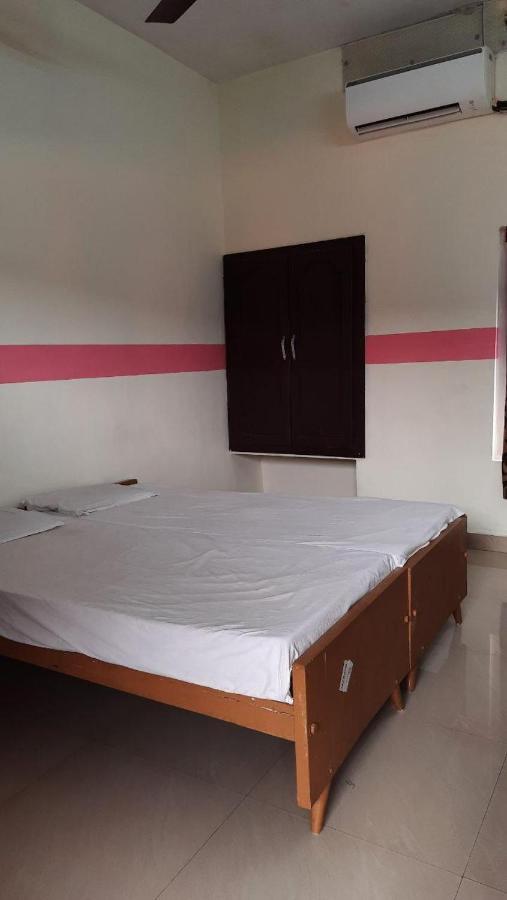 Zaina Tourist Home Kollam Extérieur photo
