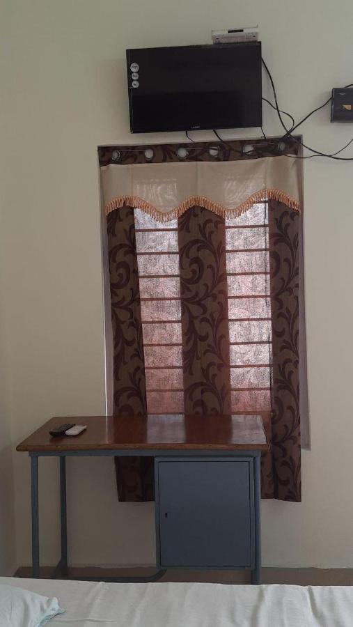 Zaina Tourist Home Kollam Extérieur photo