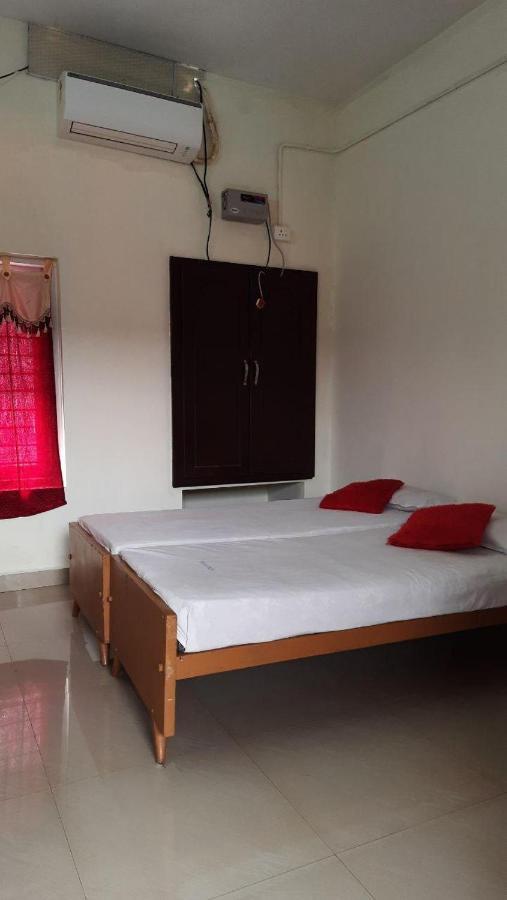 Zaina Tourist Home Kollam Extérieur photo