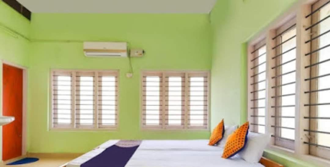 Zaina Tourist Home Kollam Extérieur photo